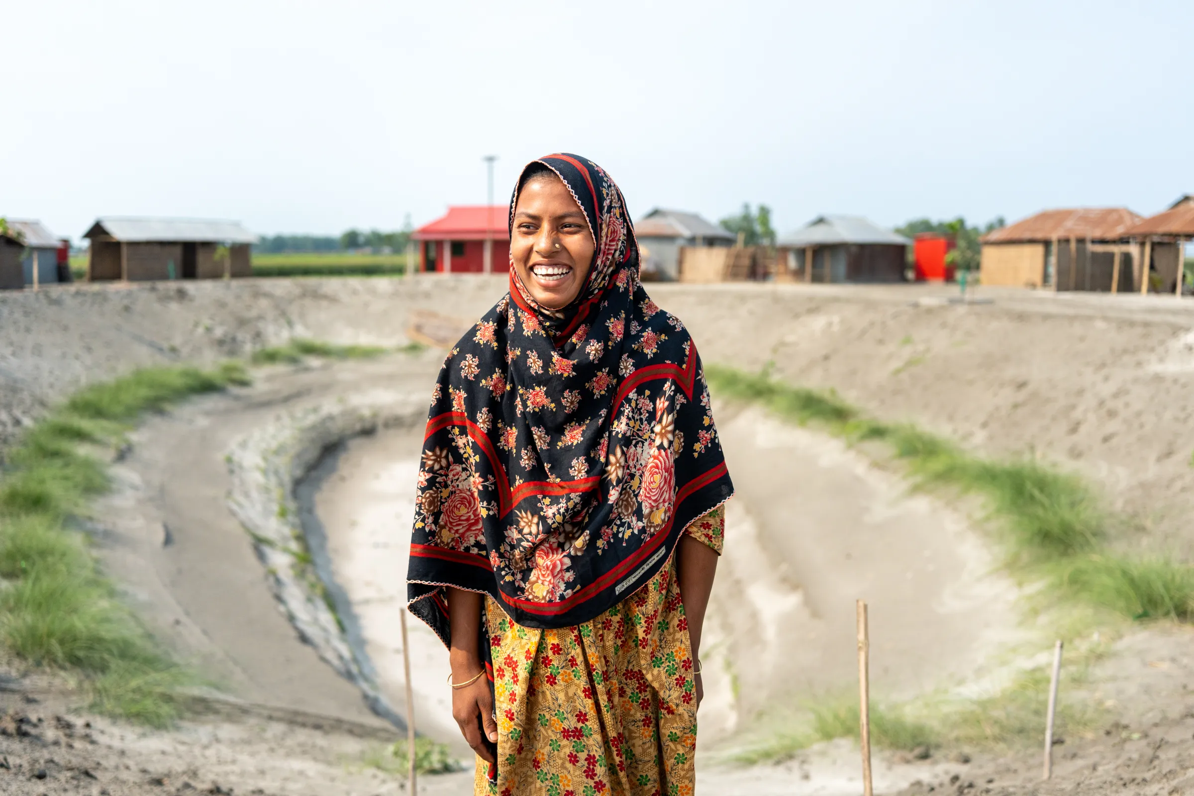 Bangla woman in front of the plinth