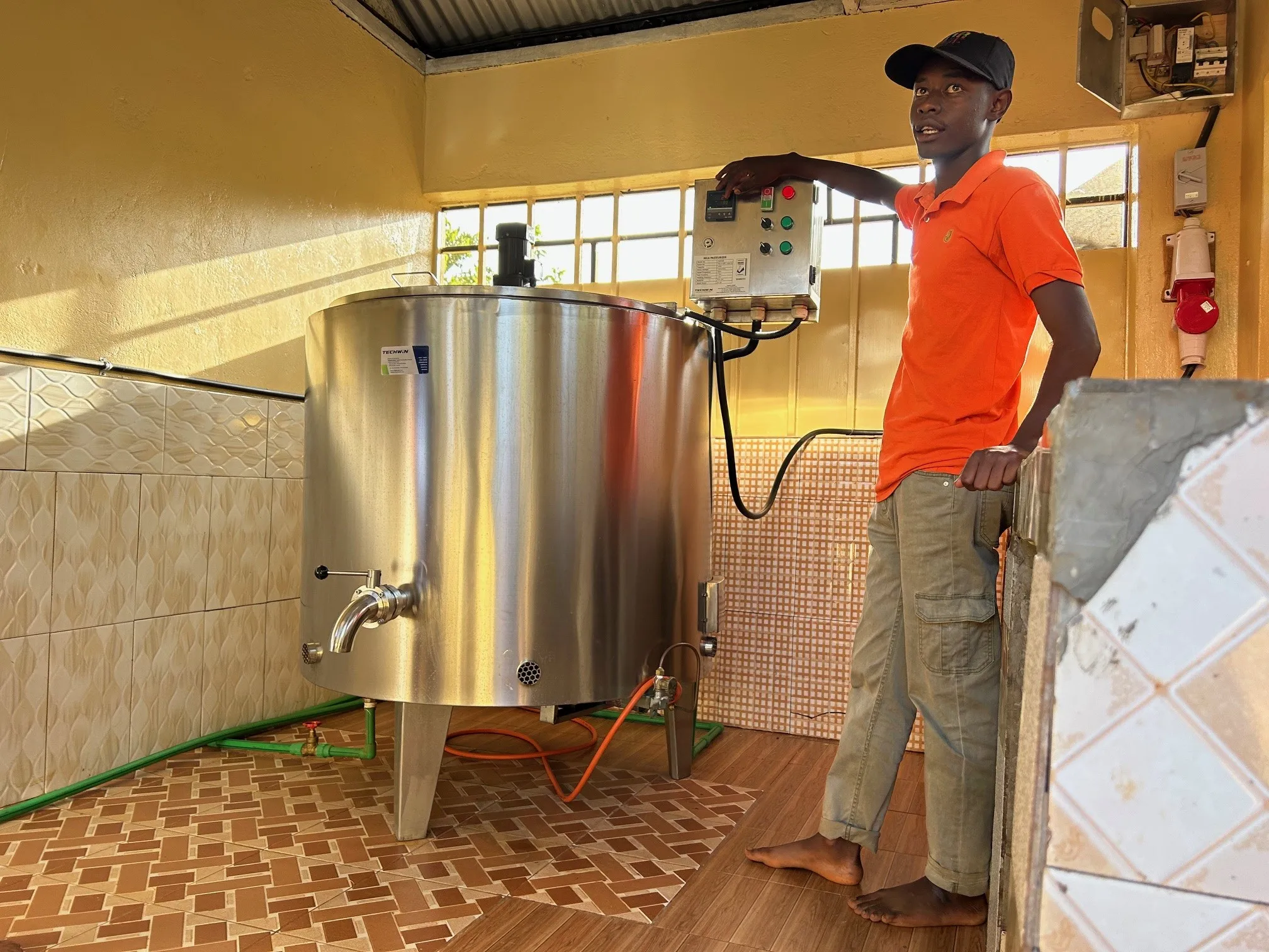 ABC Kenya PUE biogas pasteurisation machine for yoghurt making